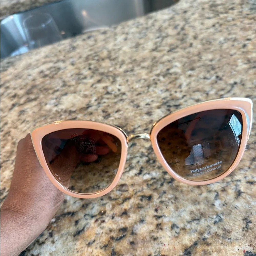 Chic Peach Cat-Eye Sunglasses - Picture 8 of 11